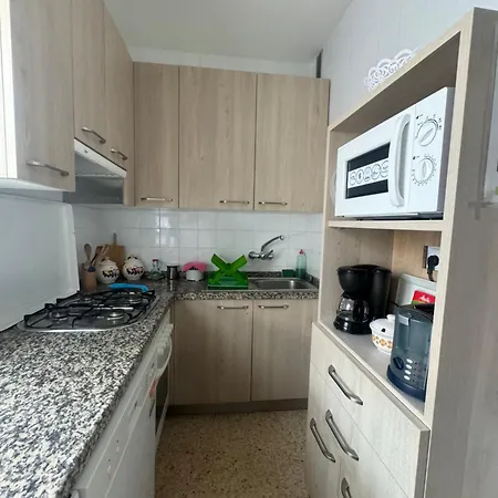 En Con Plaza De Garaje Cubierta Apartman *