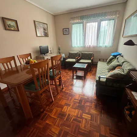 En Con Plaza De Garaje Cubierta Apartman